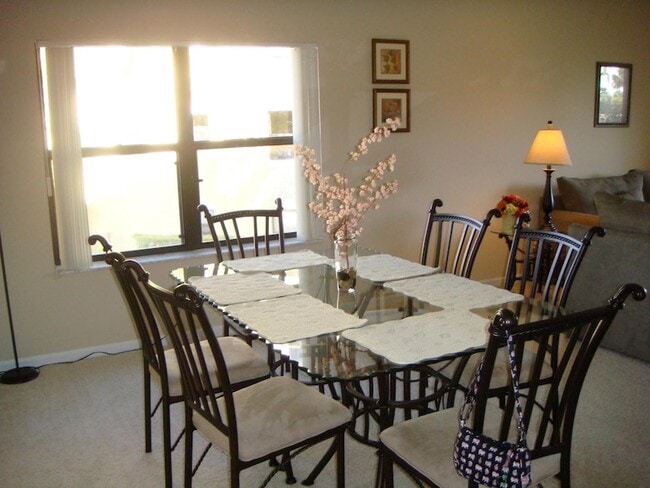 Photo - 200 Uno Lago Dr Apartment