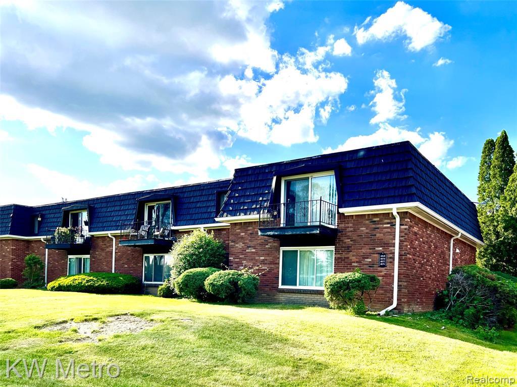 1870 Colonial Village Way Unit 4, Waterford Township, MI 48328 Condo for Rent in Waterford