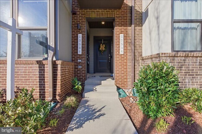 Foto del edificio - 13538 Sayward Blvd