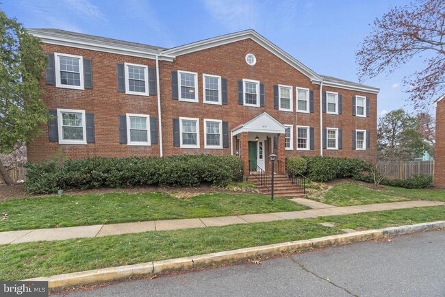 Building Photo - 3076 S Woodrow St