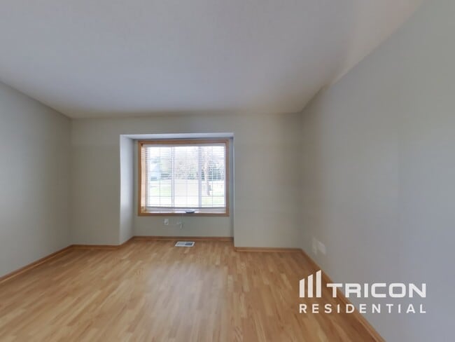 Building Photo - 2739 Zumbrota Cir NE