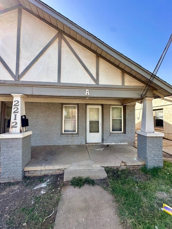 Building Photo - MCLO - 2212 Avenue U Duplex