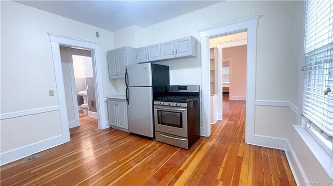 Foto del edificio - 134 Mansfield St