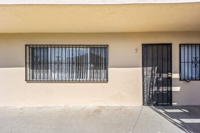 Foto del edificio - 1254 W 110th St