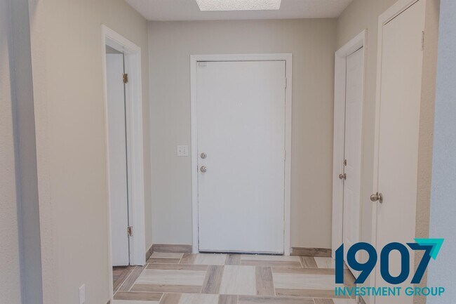 Foto del edificio - 8400 Stonewood Dr