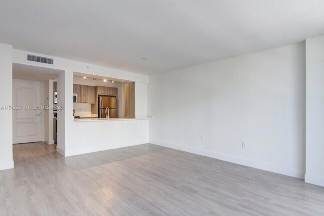 Foto del edificio - 1756 N Bayshore Dr