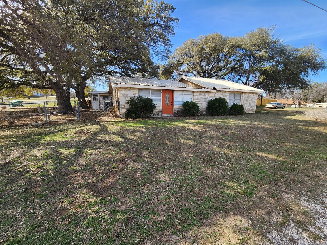 Frente de la casa - 1906 Belaire Dr