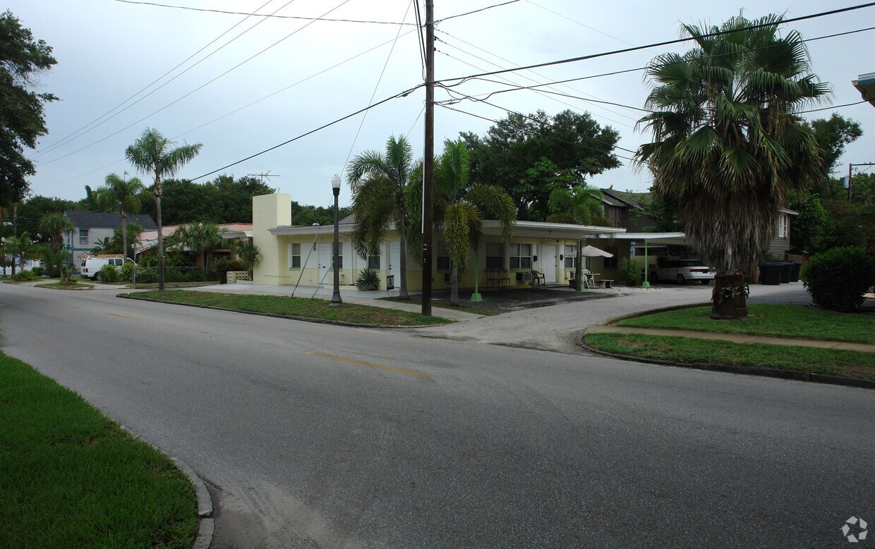 Building Photo - 555 9th Ave N