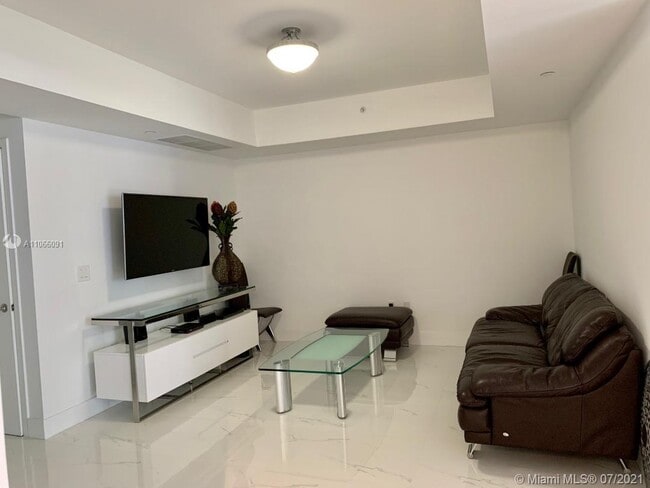 Building Photo - 1010 Brickell Ave