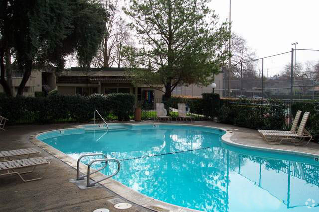 Piscina - The Redwoods at Mather Station