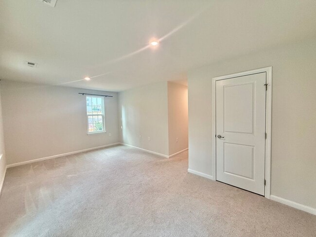 Building Photo - 1130 Romeria Dr