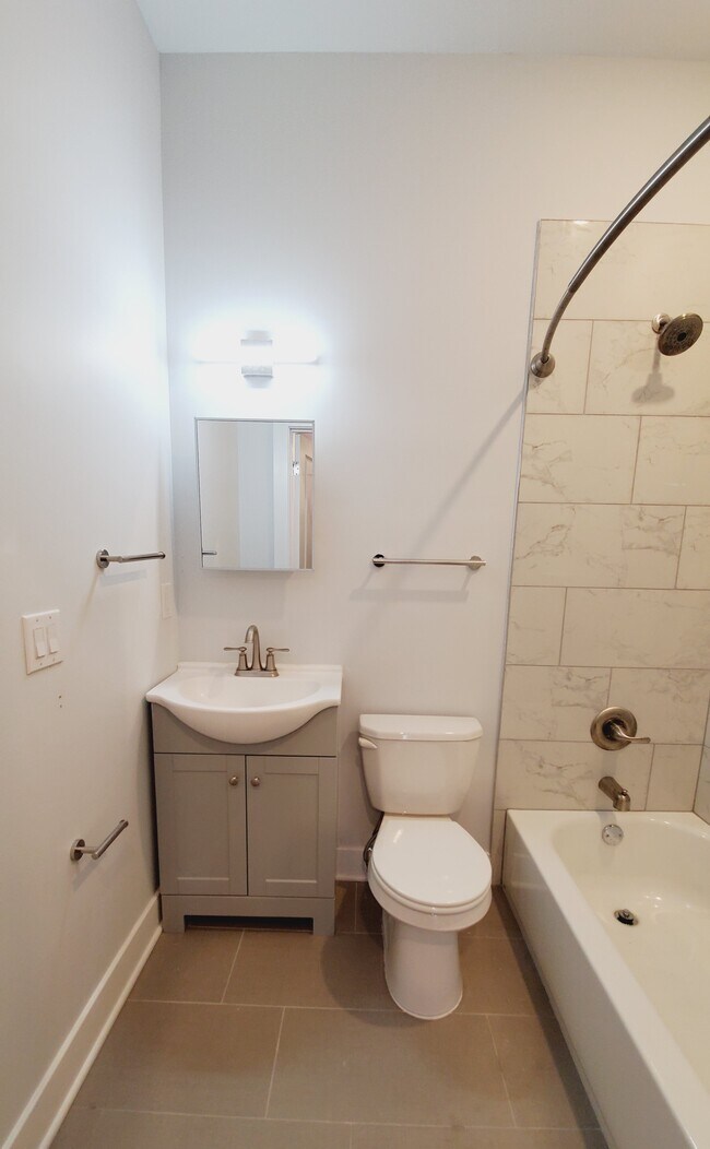 Foto del edificio - 4138 W Girard Ave