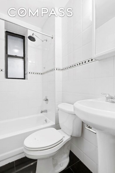 Building Photo - 63 W 107th St