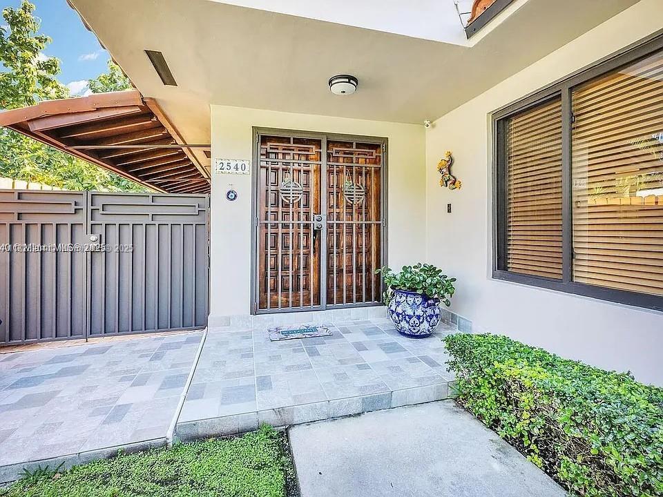 Primary Photo - 2540 SW 11th St