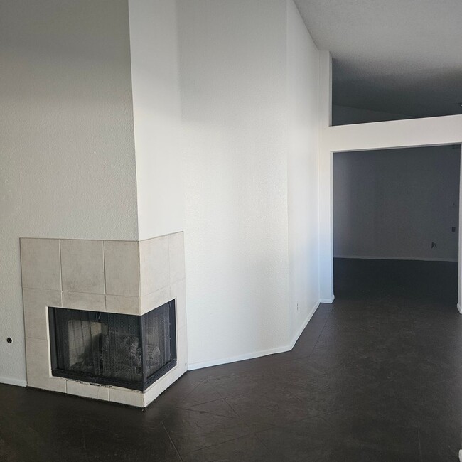 Photo - 3 Bedroom 2 Bath SFR Peoria AZ House