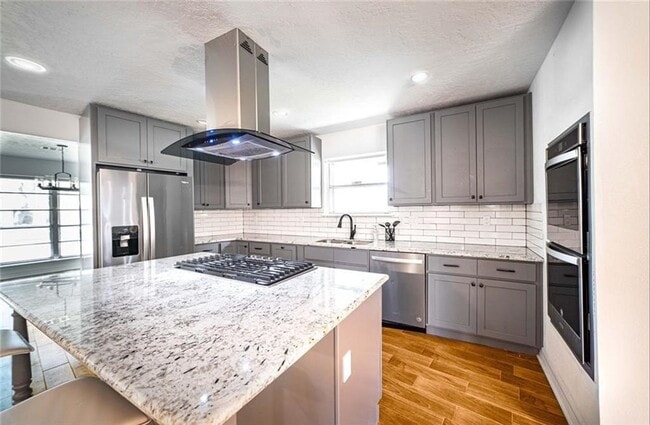 Newly Renovated 4-bedroom Home Inside the ... - Newly Renovated 4-bedroom Home Inside the ...