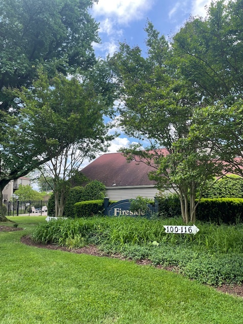 Main Entrance (pool in back) - 106 Duvall Ln