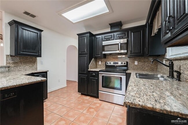 Building Photo - 18 N 30th St