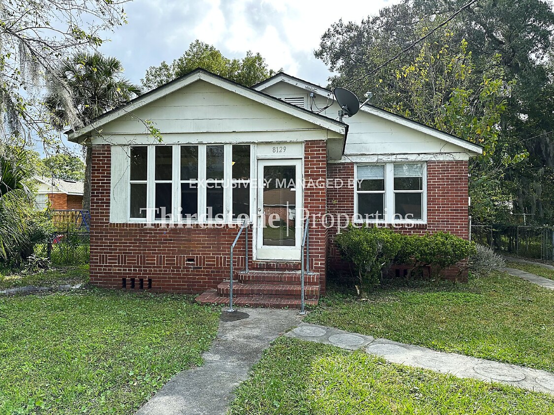 Foto principal - 8129 Hawthorne St