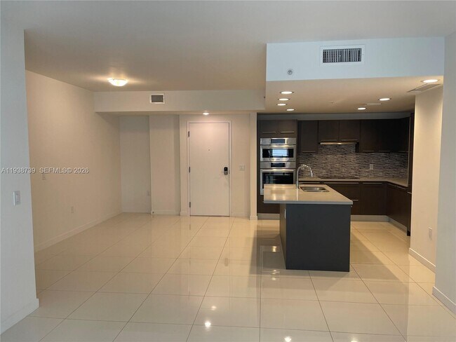 Foto del edificio - 7661 NW 107th Ave