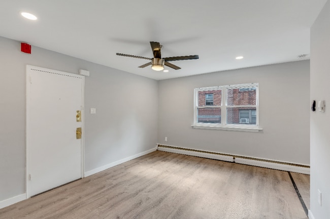 Photo - 905 E Cliveden St Apartment