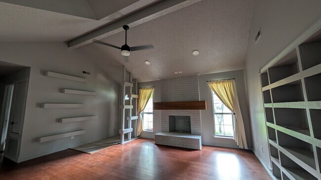 Building Photo - 3065 N Quail Creek Dr