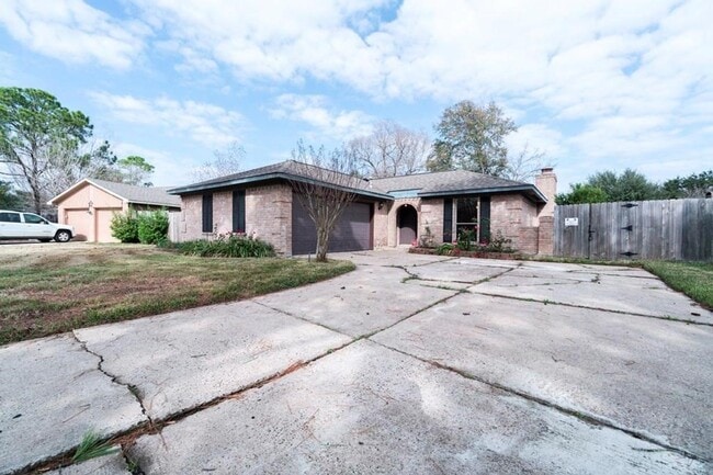 Building Photo - 14034 Utopia Dr