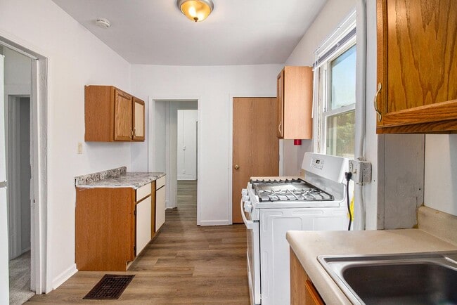 Photo - 147 Isbell St Apartment