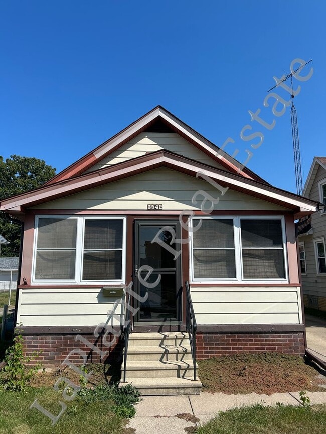 Building Photo - 3542 Dean Ave