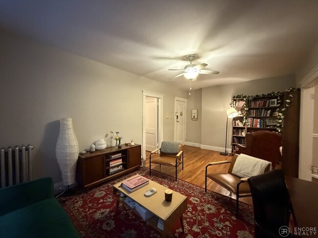 Building Photo - 11 Gray St