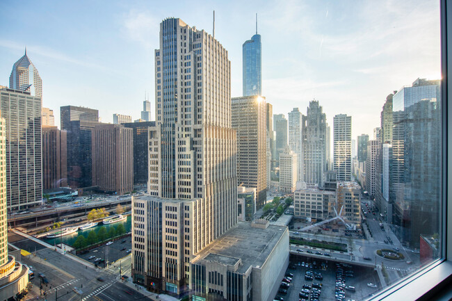 Building Photo - 465 N Park Dr #2612