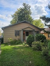 Building Photo - 609 Kenwood Ave