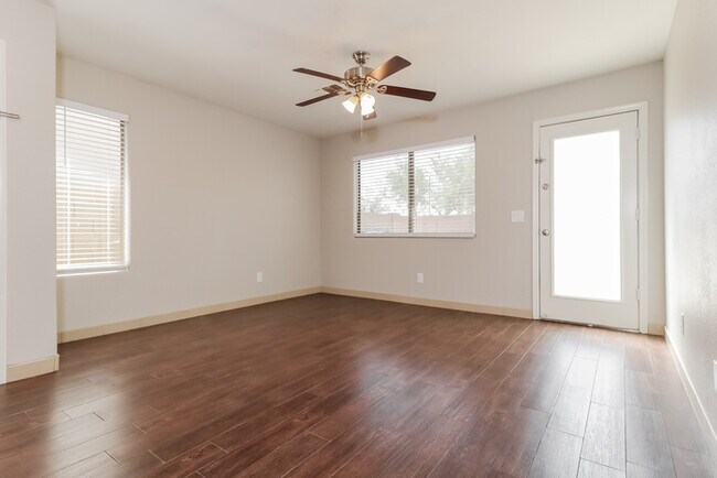 Foto del edificio - Comfortable 4 Bedroom Home in Litchfield Park, AZ