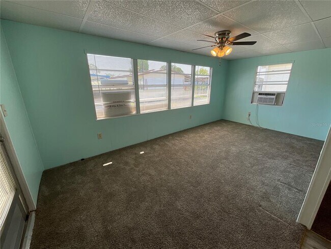 Foto del edificio - 10928 Poplar St NE