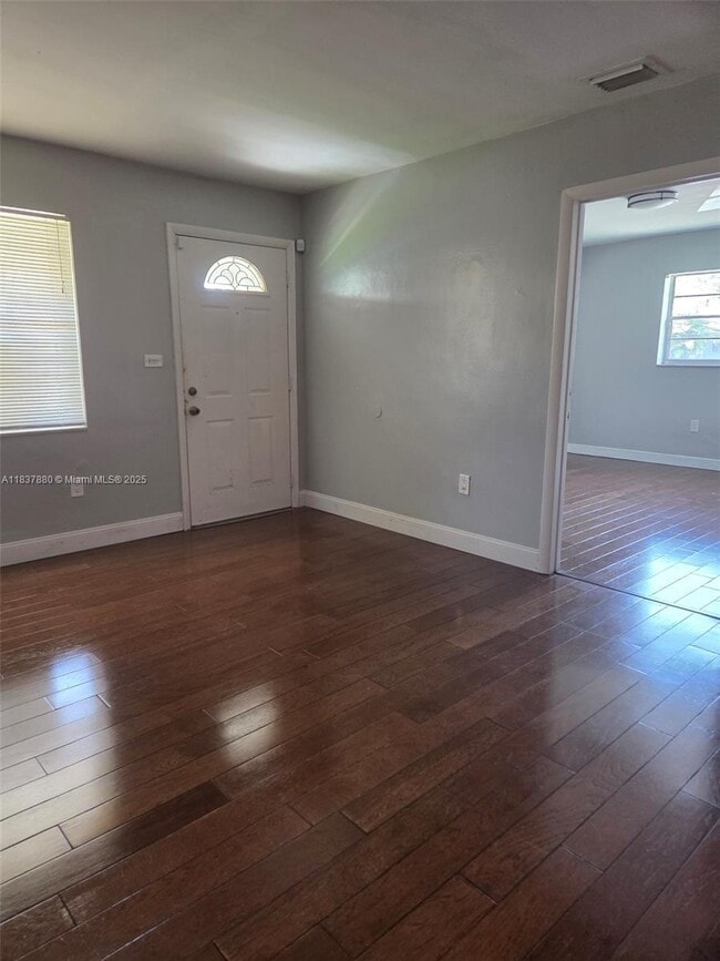 Building Photo - 6185 SW 43rd St