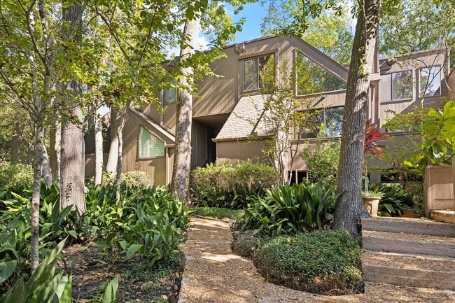 Building Photo - 222 Litchfield Ln