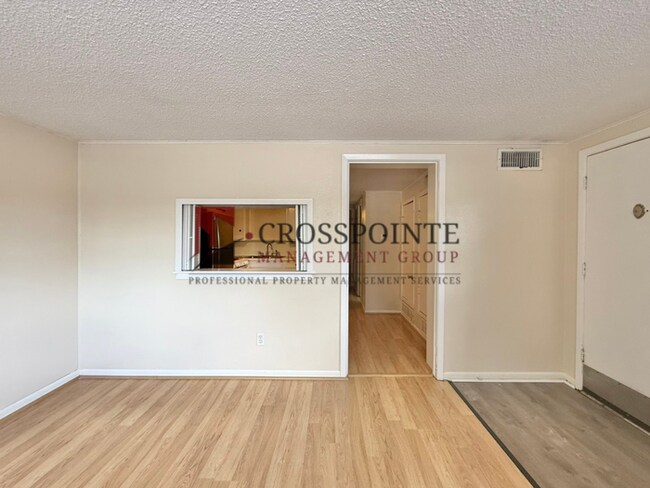 Foto del edificio - 1 Bed 1 Bath at Broadway Apartments! All Bills Paid!