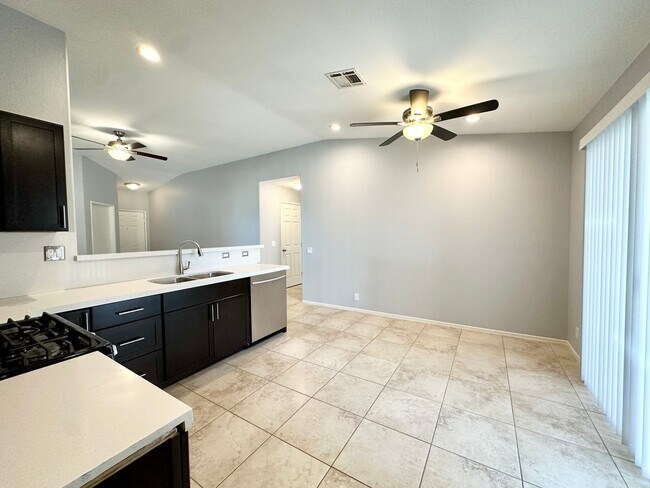 Foto del edificio - AVAILABLE NOW!!MOVE IN SPECIAL!!! 2 Bedroo...