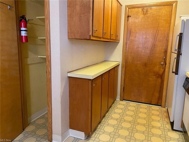 Building Photo - 1706 Tanglewood Dr