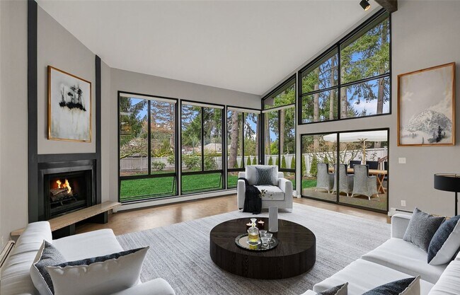 Foto del edificio - Stunning Remodeled Hunts Point Home for Rent