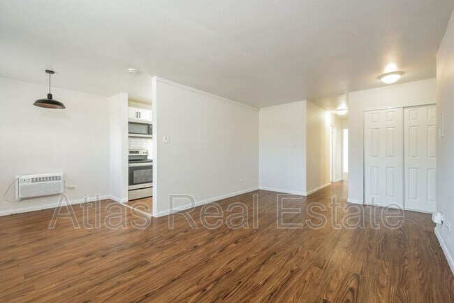 Foto del edificio - 4991 Lowell Blvd