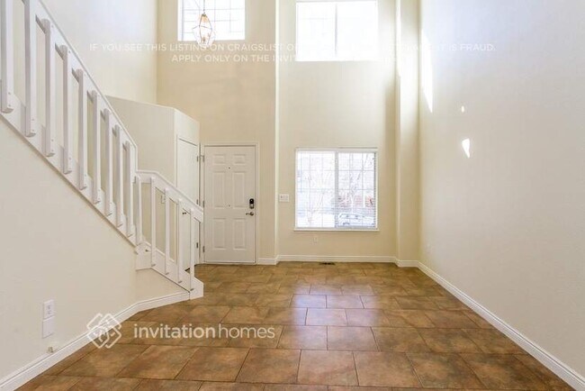 Foto del edificio - 4992 N Silverlace Dr