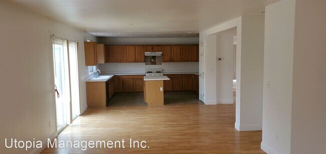 Building Photo - 4 br, 2.5 bath House - 2155 Watercourse St