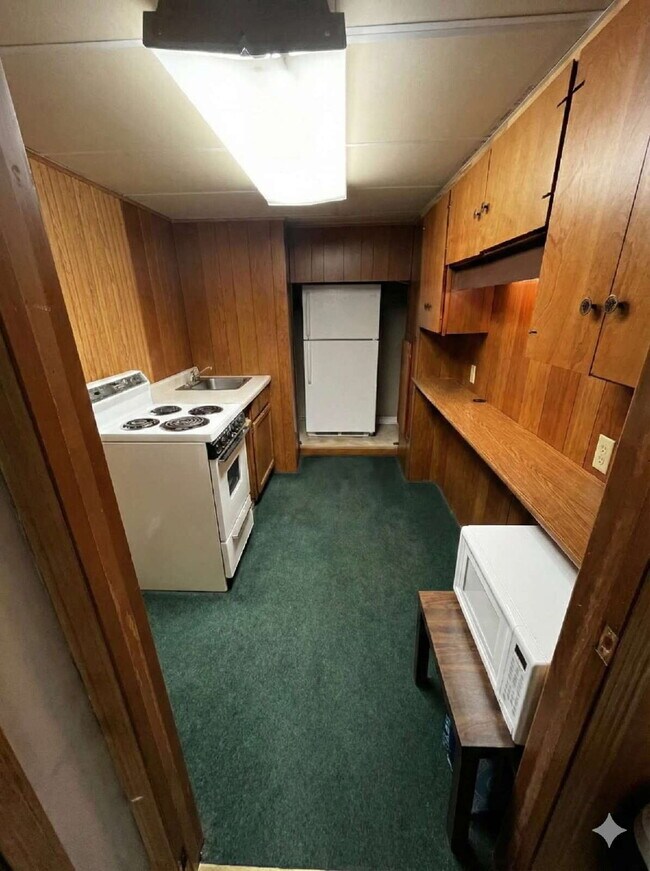 Foto del edificio - 1 bedroom near UWEC Available June 1st!