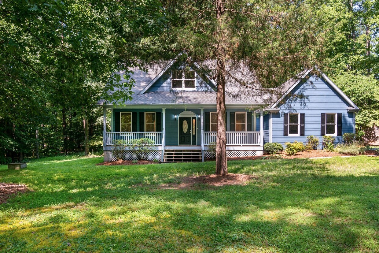 Primary Photo - Spacious 3BR/2BA Ranch with Acreage Minute...