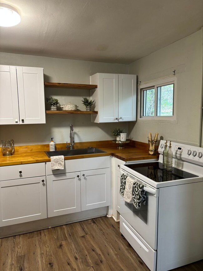 Building Photo - 5317 Lee Ave