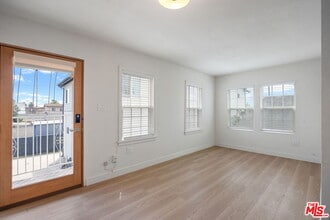 Building Photo - 5018 S Harvard Blvd
