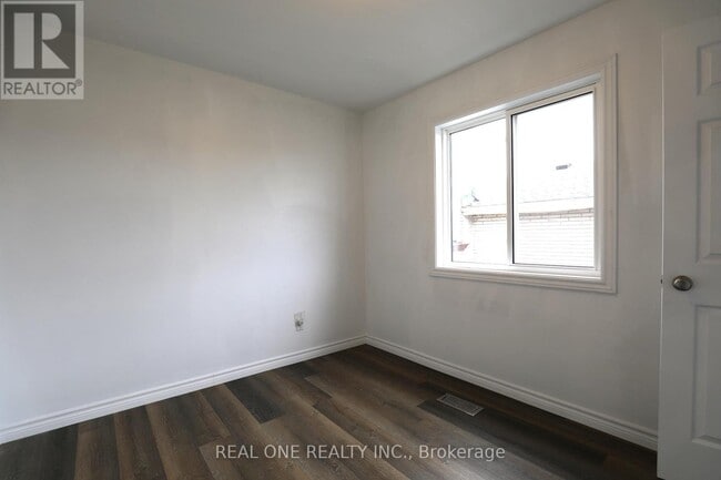 Building Photo - 56 Skylark Dr