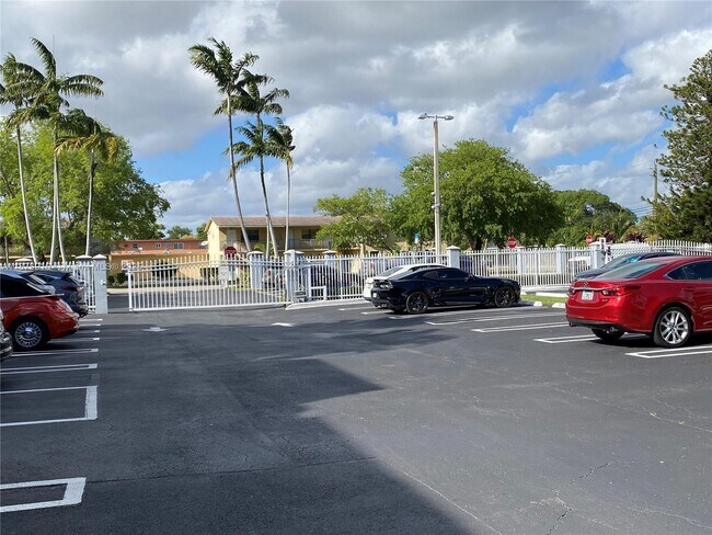 Foto del edificio - 4600 SW 67th Ave