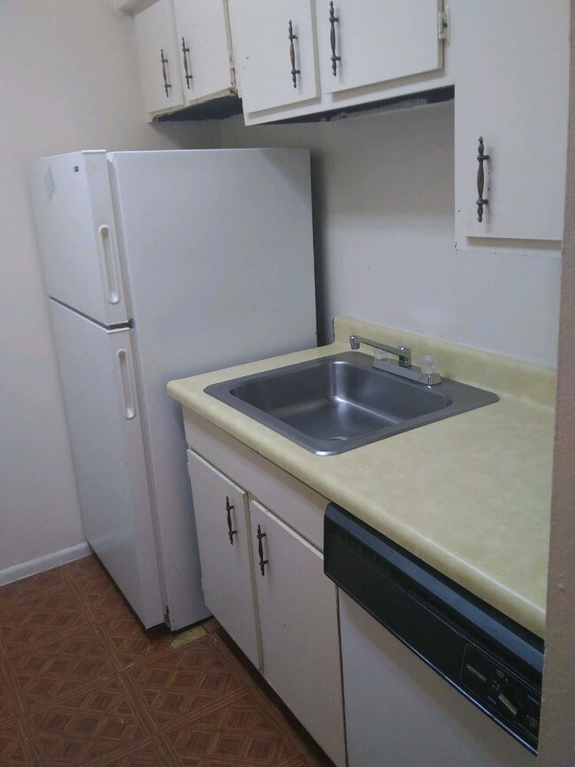 Southpark Apartments UTILITIES INCLUDED! Apartments